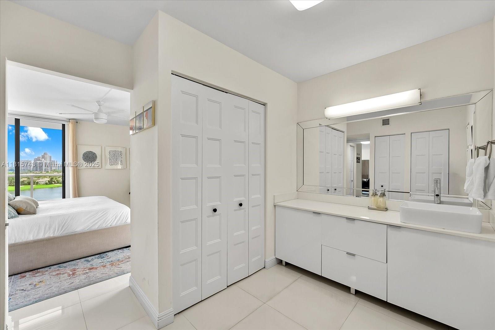 3701 N Country Club Dr #1407, Aventura, Florida image 19
