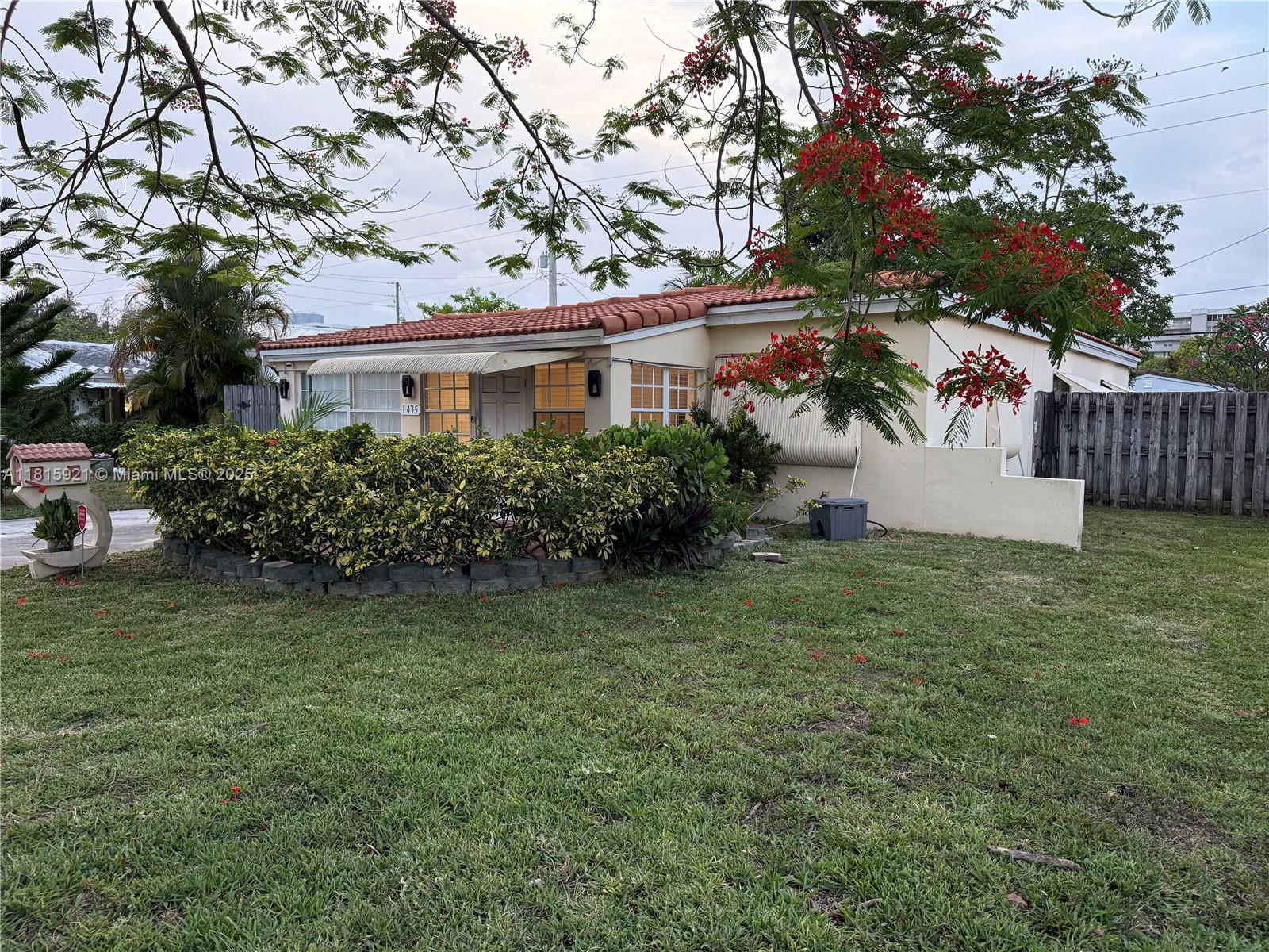1435 NE 182nd St, North Miami Beach, Florida image 3