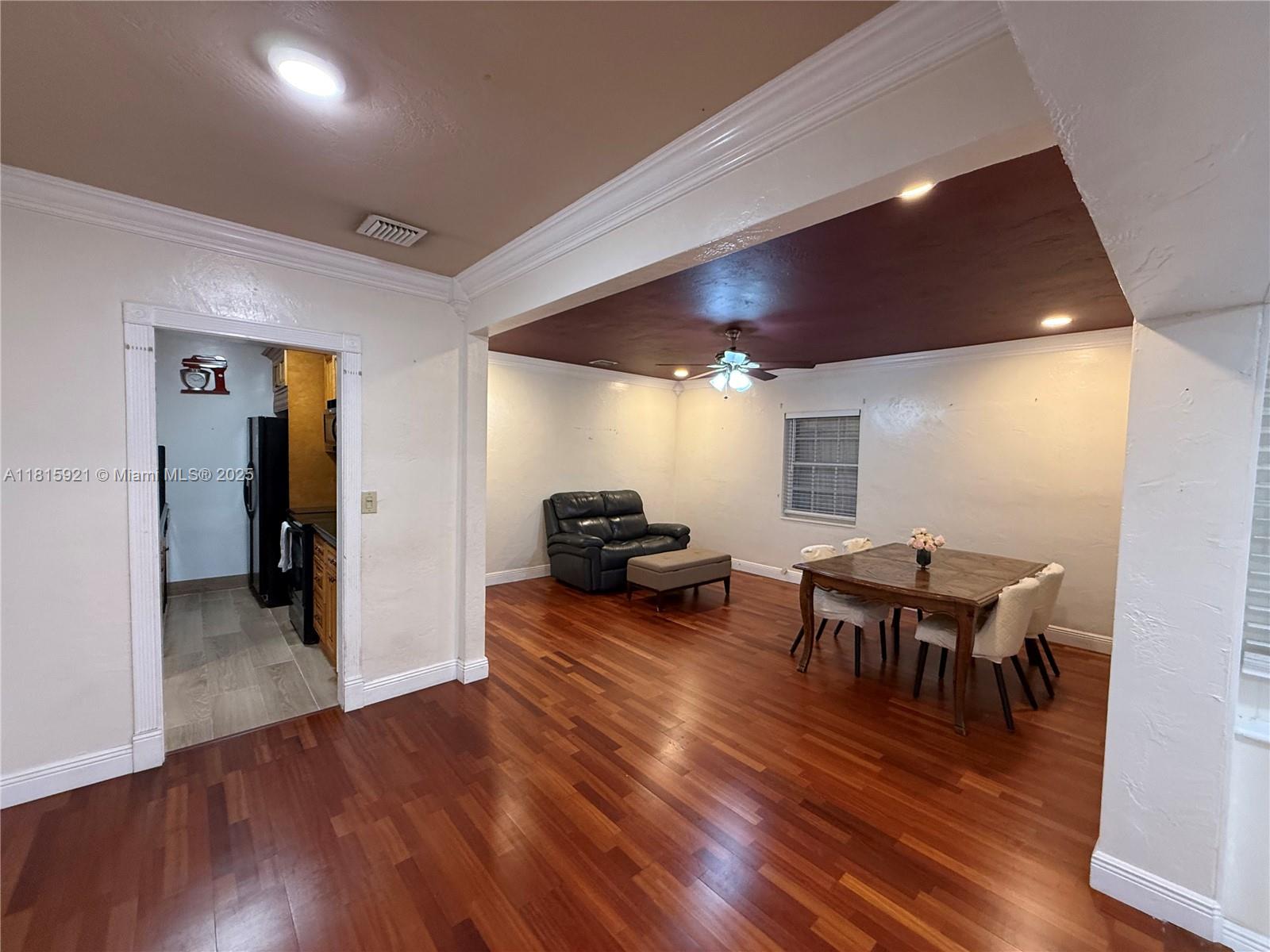 1435 NE 182nd St, North Miami Beach, Florida image 6