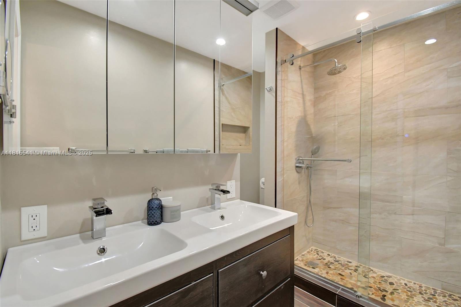 1881 NE 15th Ave, Fort Lauderdale, Florida image 27