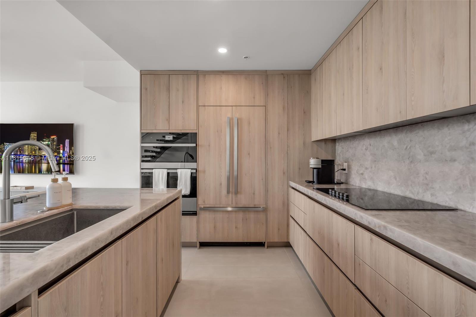 92 SW 3rd St #5204, Miami, Florida image 10