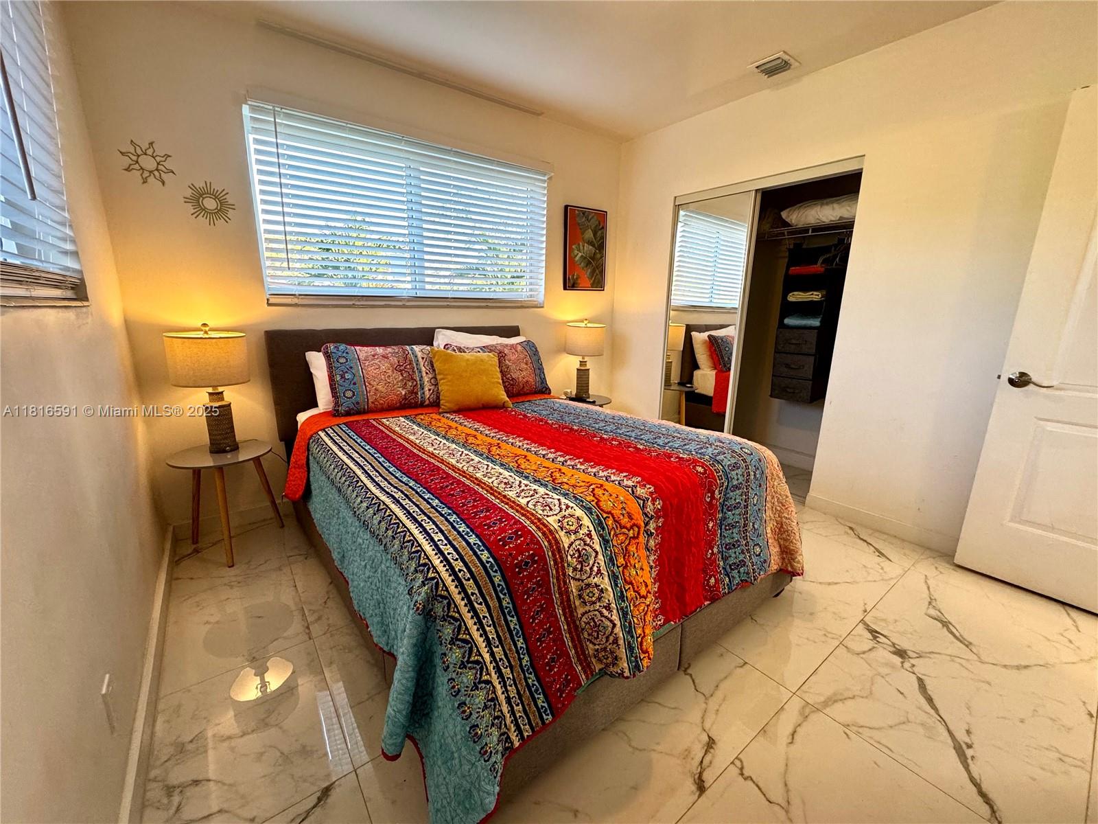 1012 SW 3rd Ave, Hallandale Beach, Florida image 15
