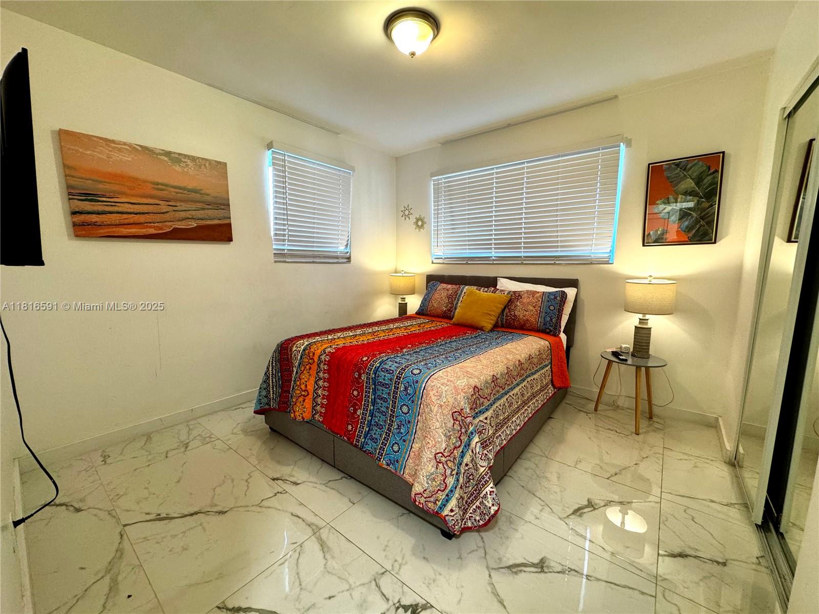 1012 SW 3rd Ave, Hallandale Beach, Florida image 16