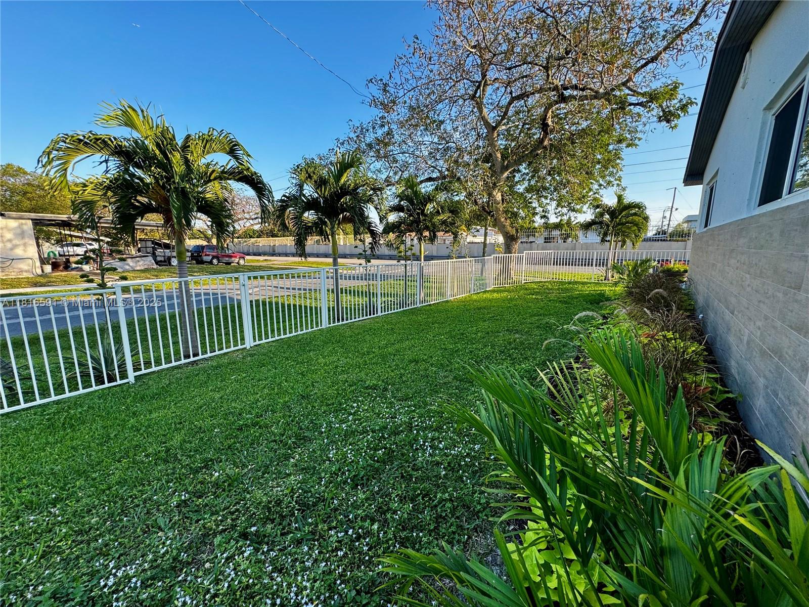 1012 SW 3rd Ave, Hallandale Beach, Florida image 20