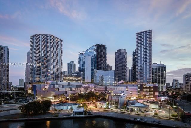 Apartamento para Alugar em Miami, FL