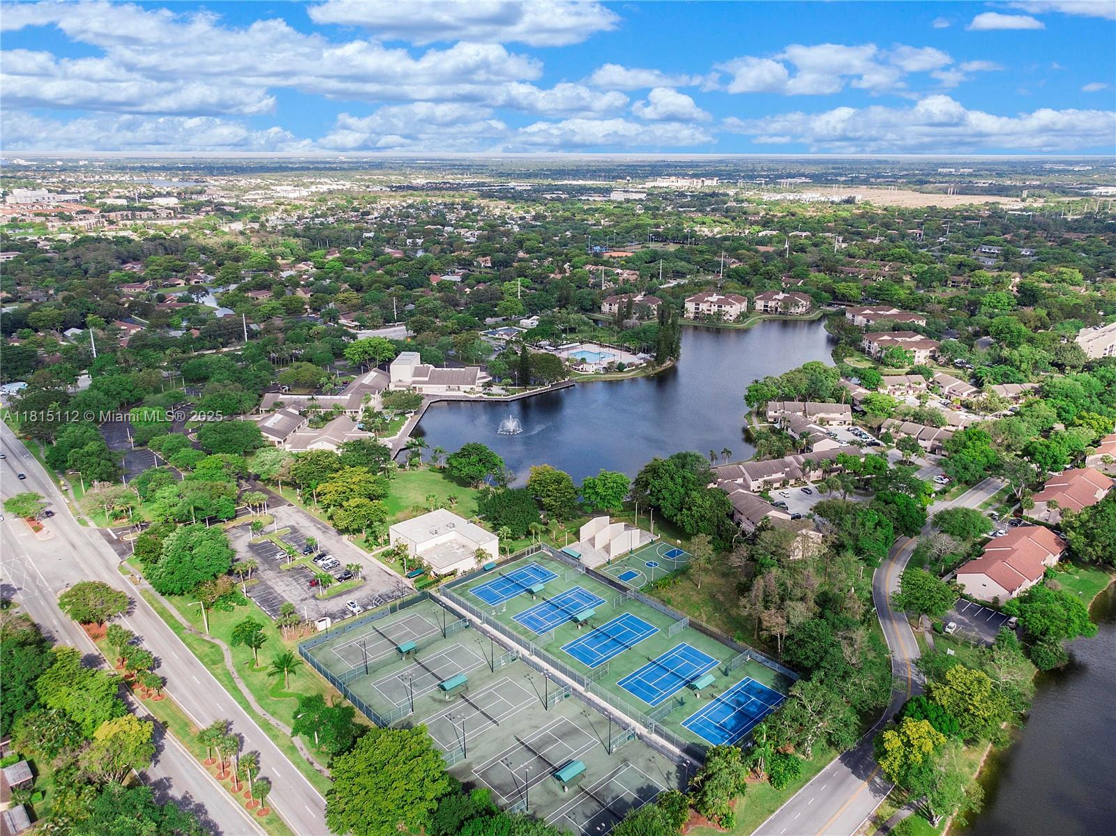 3773 Cocoplum Cir #3575, Coconut Creek, Florida image 32
