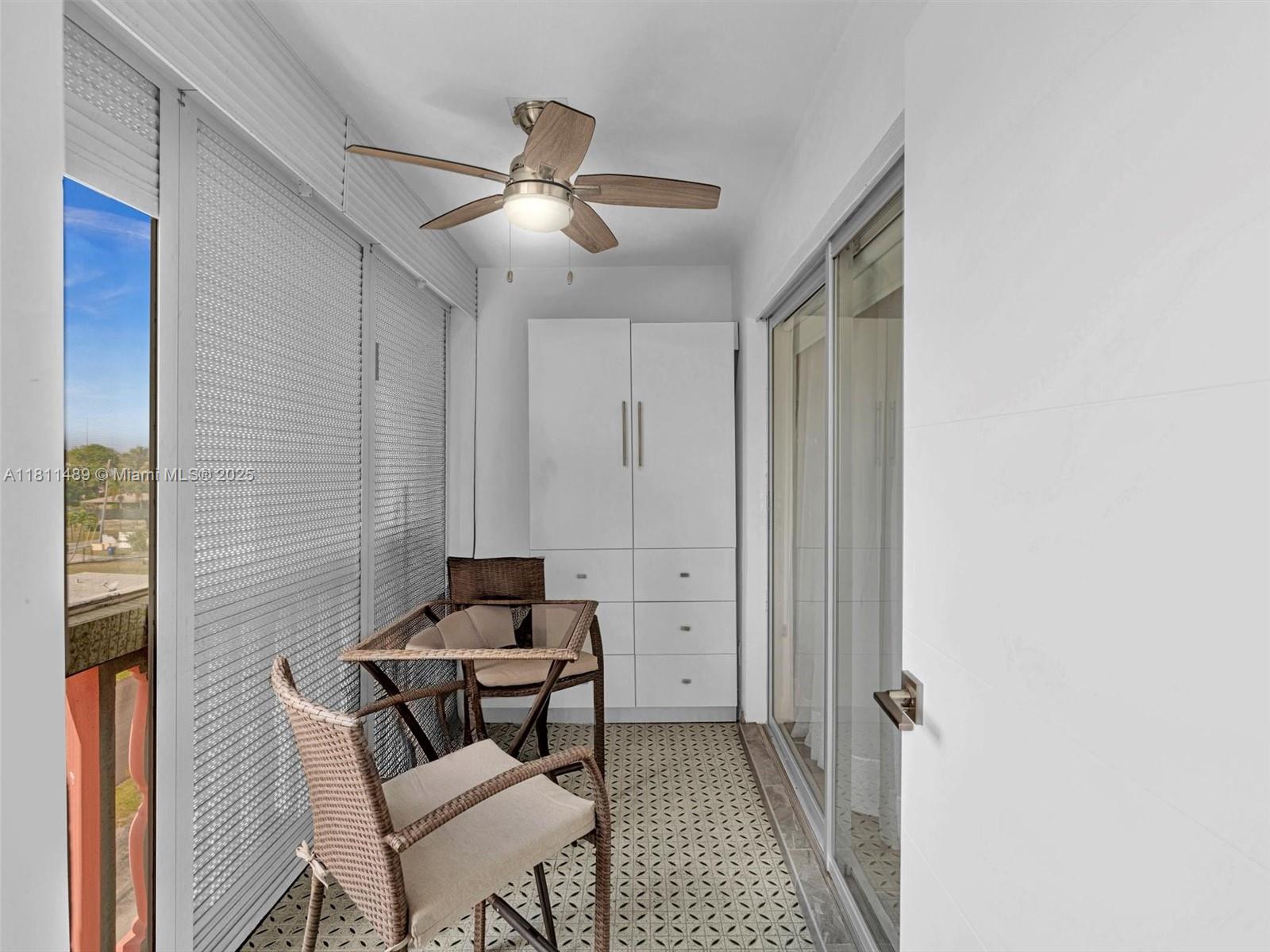 215 SE 3rd Ave #403C, Hallandale Beach, Florida image 28
