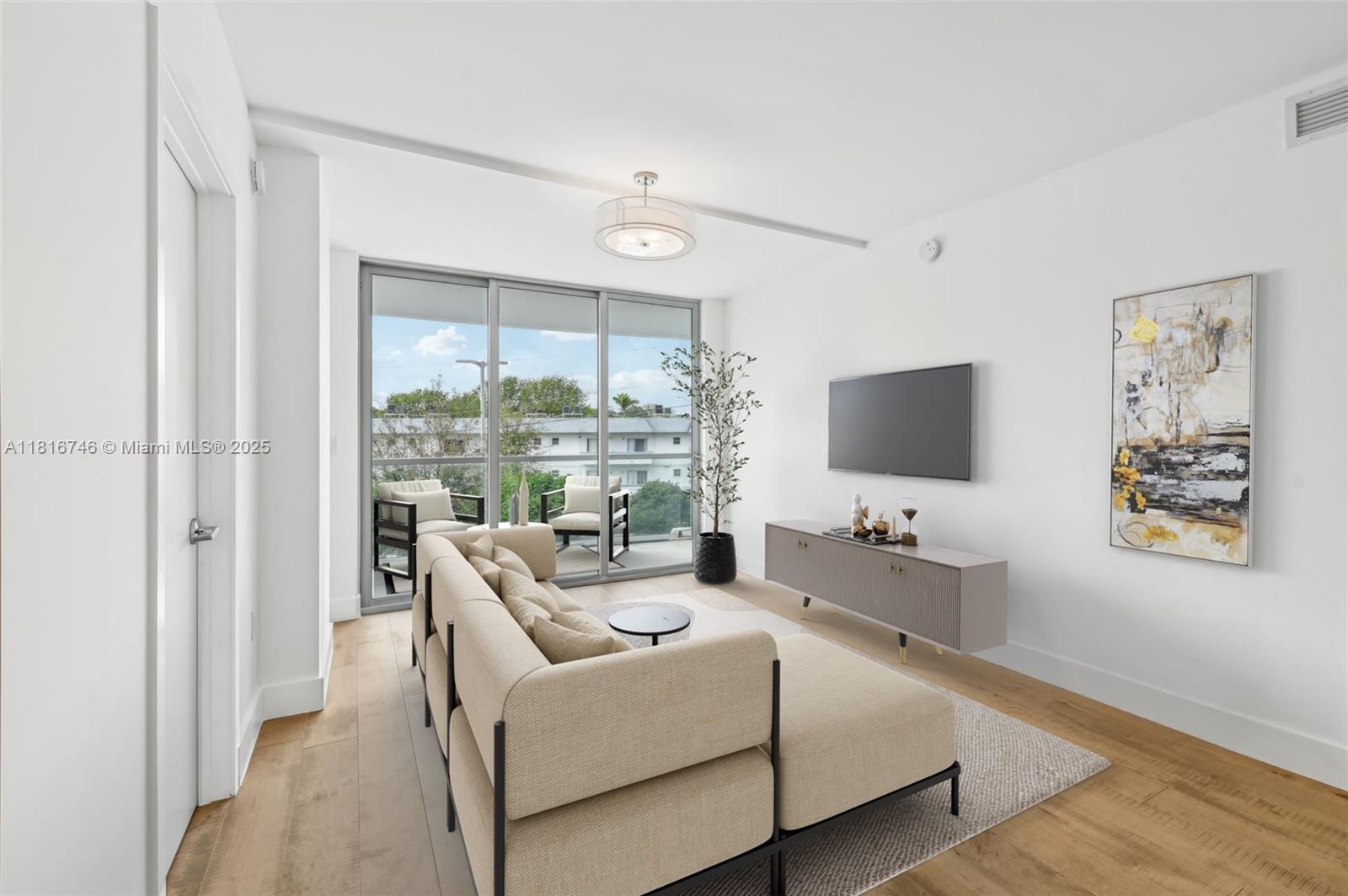 13800 Highland Dr #202, North Miami Beach, Florida image 1