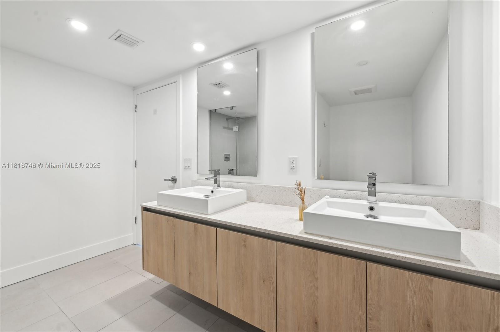 13800 Highland Dr #202, North Miami Beach, Florida image 16