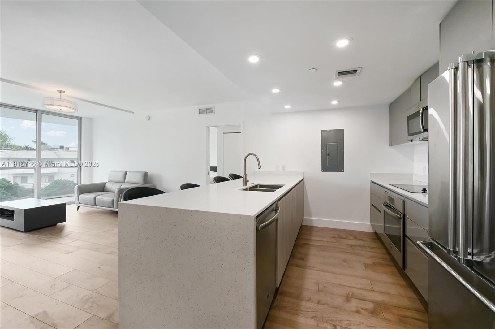 13800 Highland Dr #202, North Miami Beach, Florida image 20