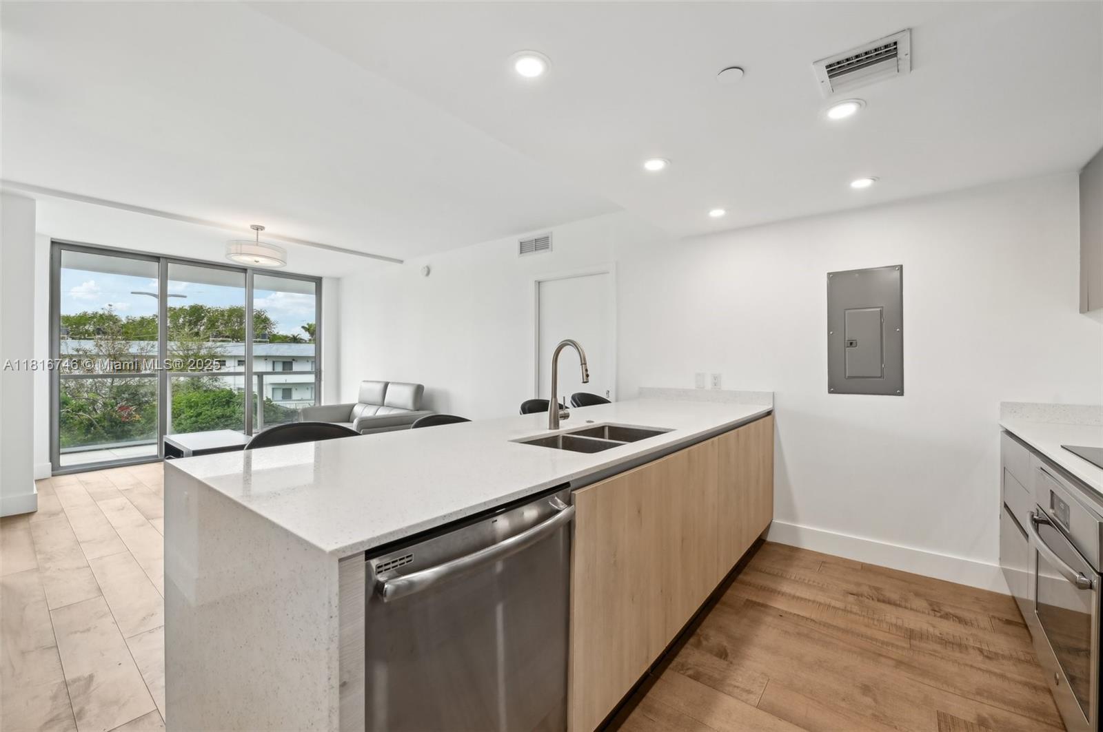 13800 Highland Dr #202, North Miami Beach, Florida image 23