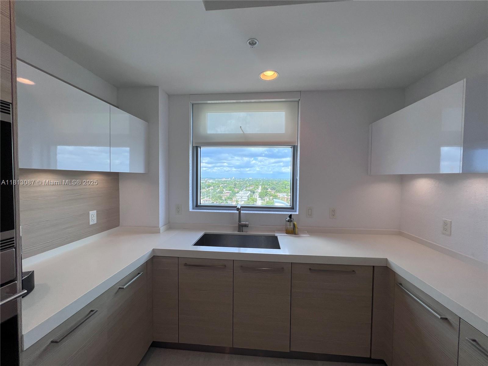 17301 Biscayne Blvd #1402, North Miami Beach, Florida image 20