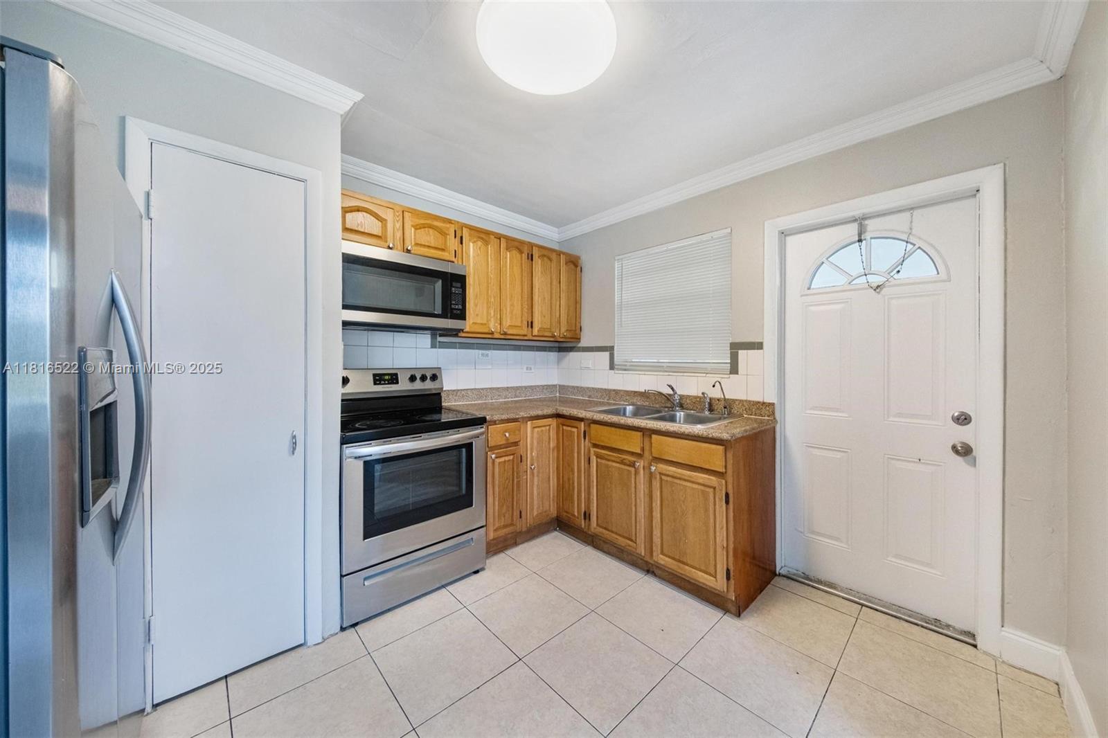 2130 Acapulco Dr, Miramar, Florida image 12
