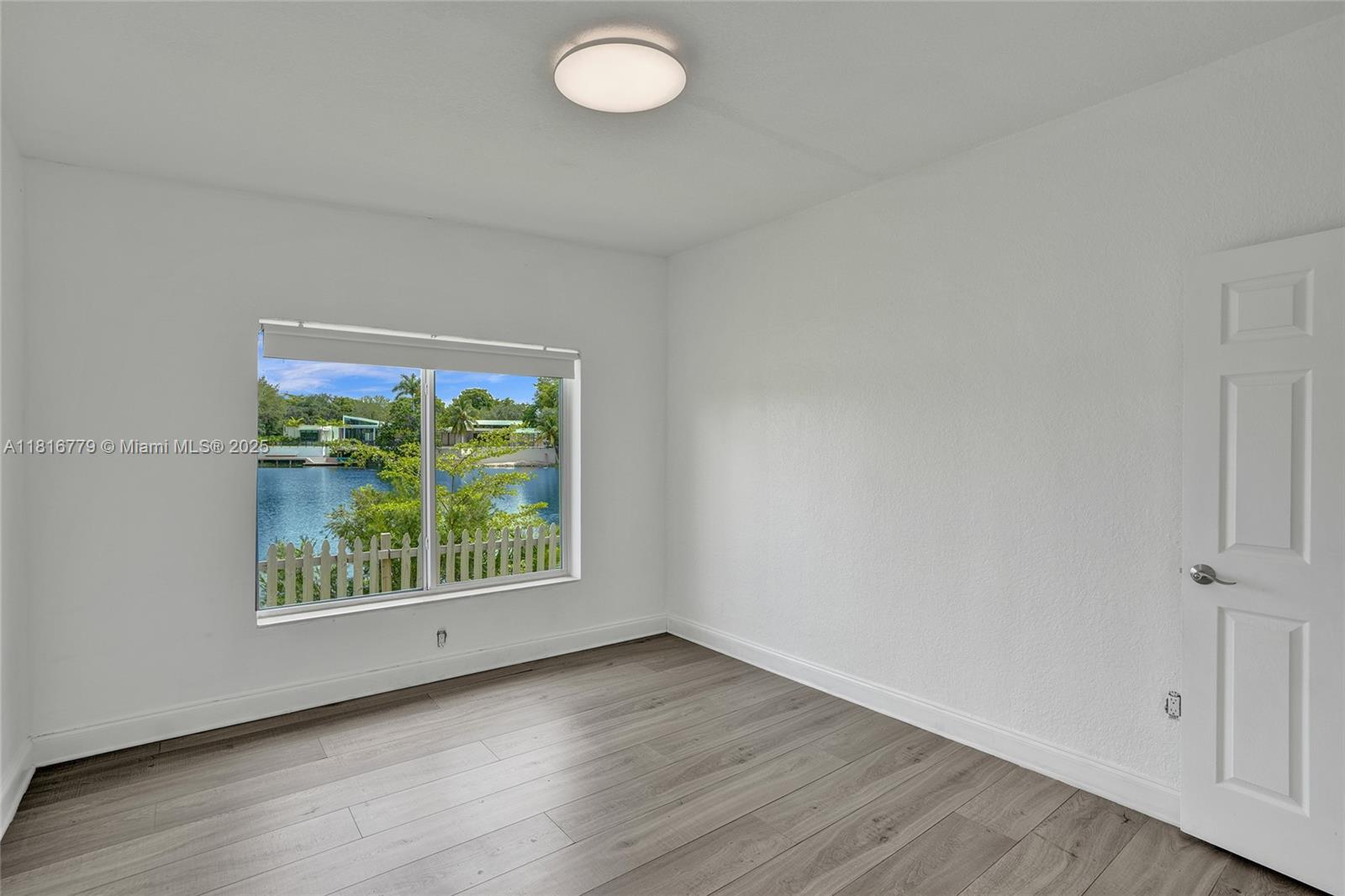 2050 NE 196th Ter, North Miami Beach, Florida image 43