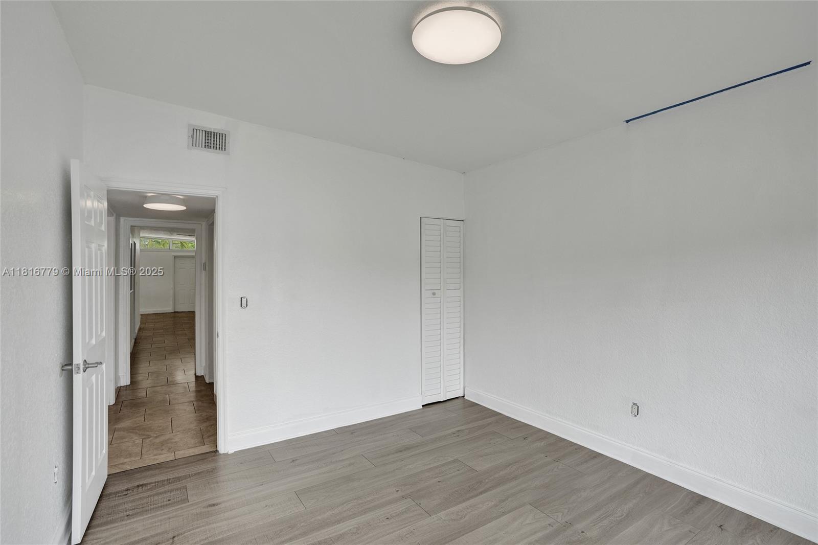 2050 NE 196th Ter, North Miami Beach, Florida image 45
