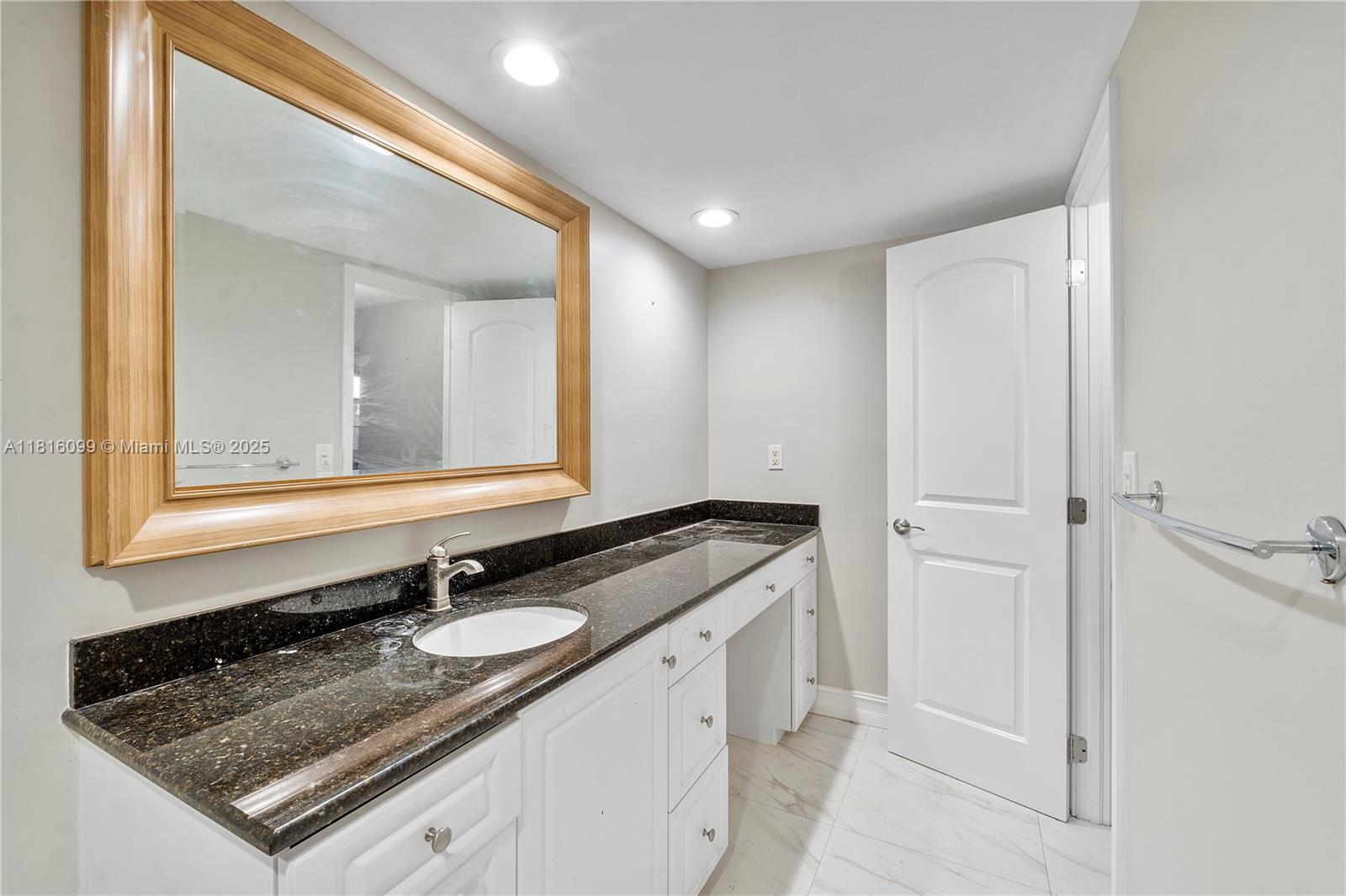 90 Edgewater Dr #305, Coral Gables, Florida image 10