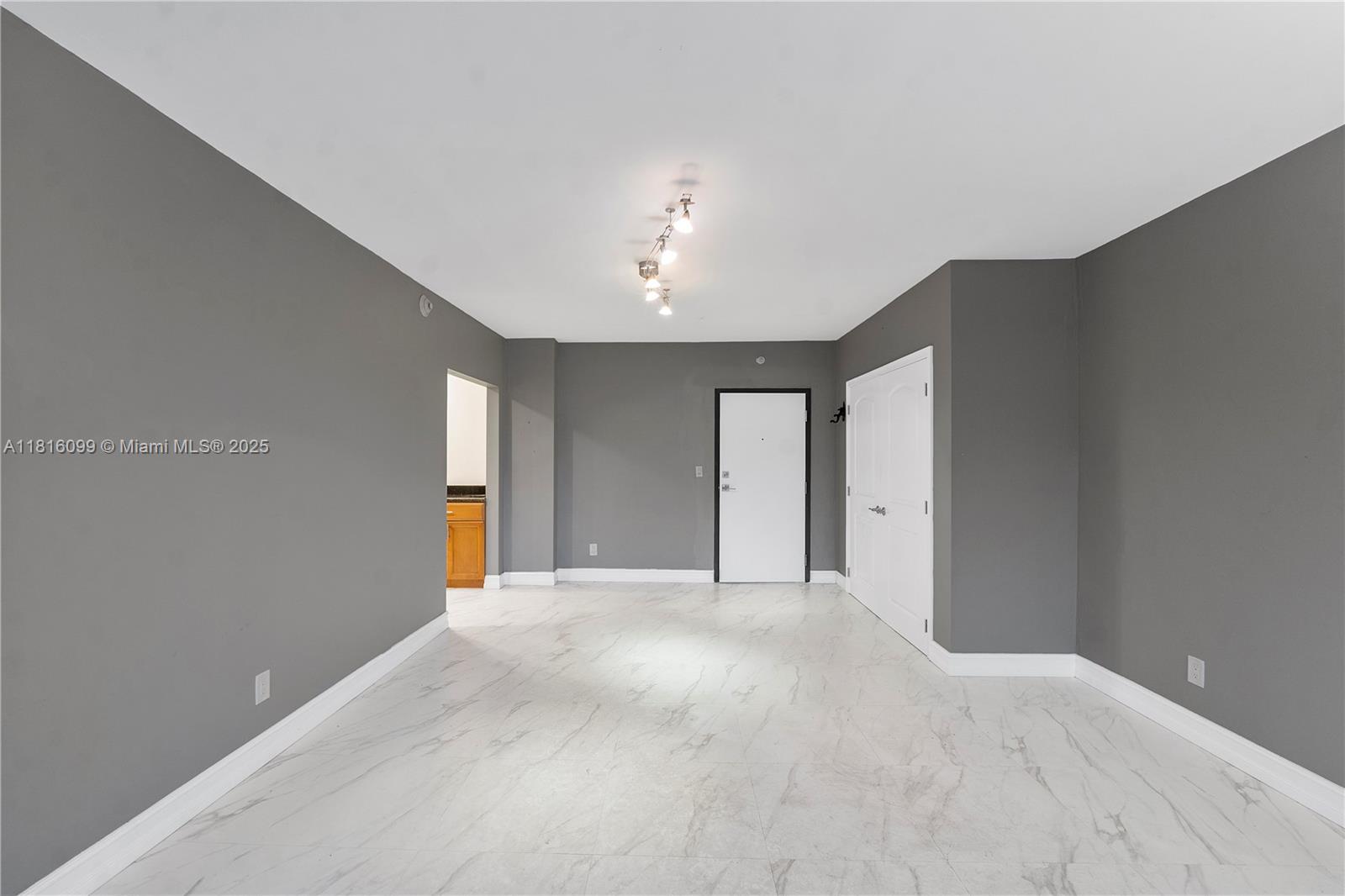 90 Edgewater Dr #305, Coral Gables, Florida image 21