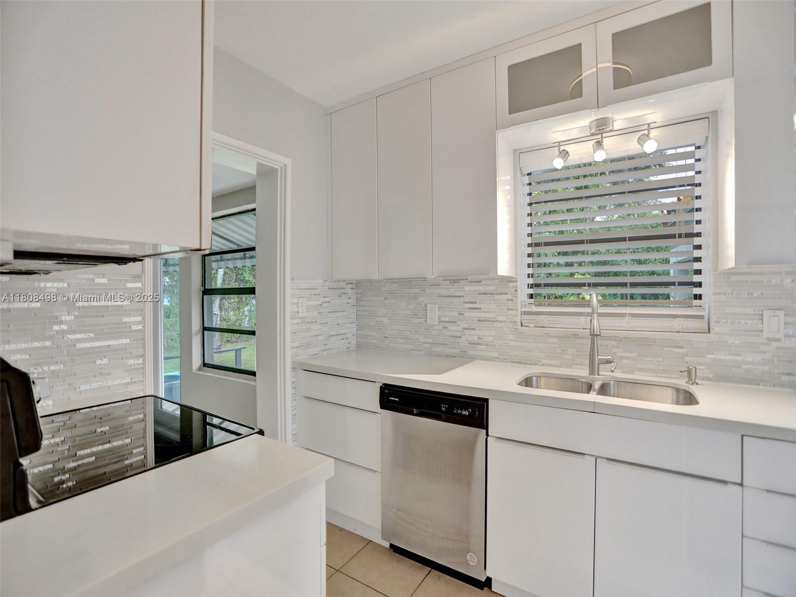 638 Madeira Ave, Coral Gables, Florida image 9