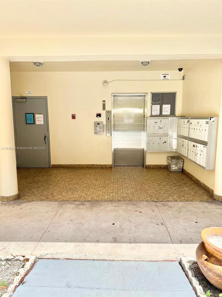 1747 Rodman St #203, Hollywood, Florida image 15