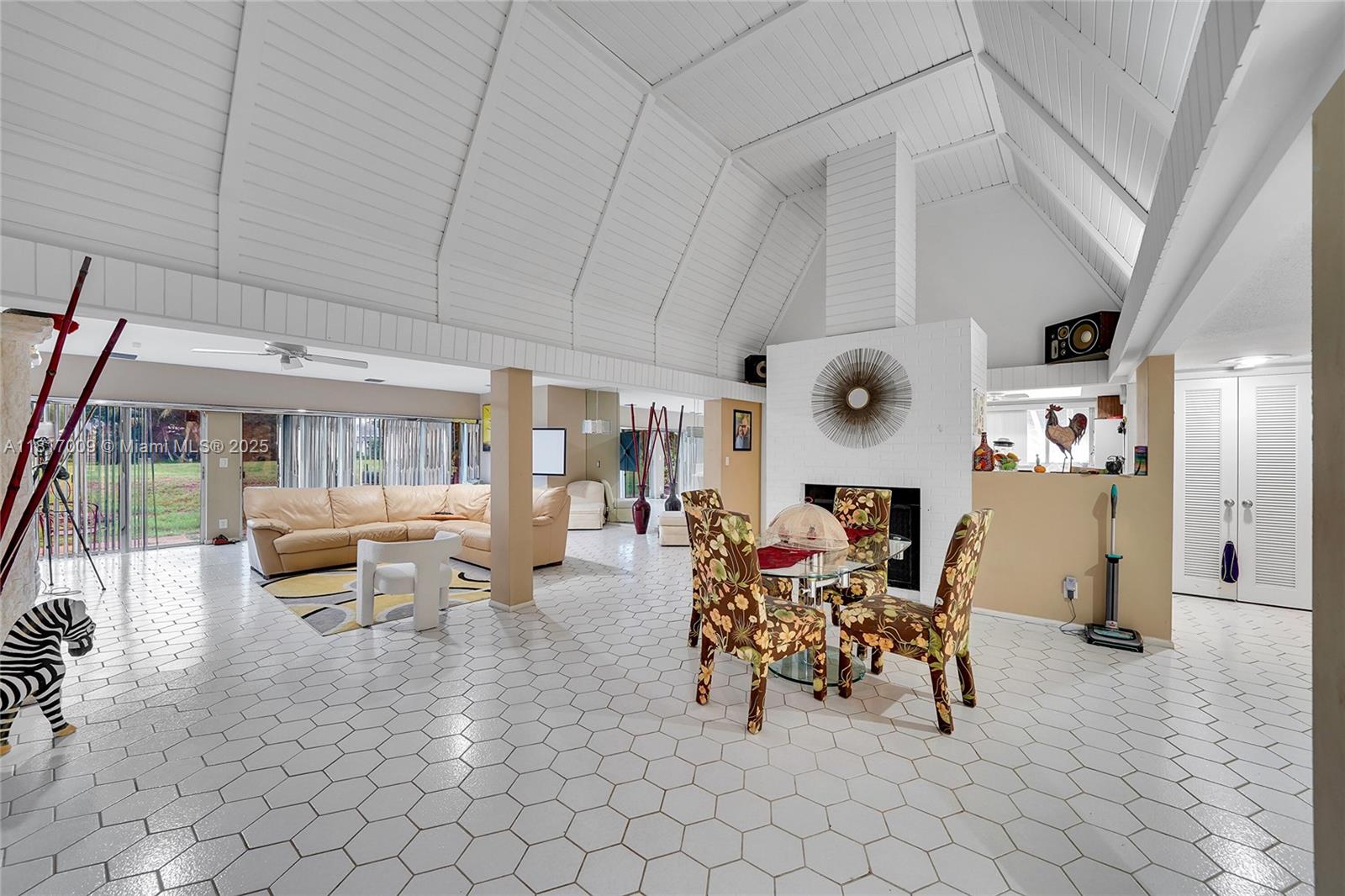 6010 Linden Cir, Tamarac, Florida image 6