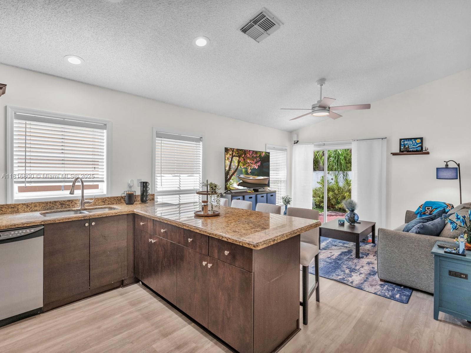 18424 NW 21st St, Pembroke Pines, Florida image 18