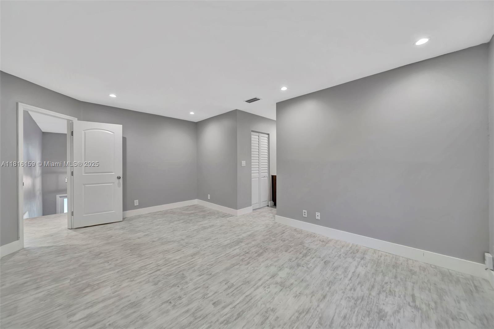 90 SW 3rd St #3301, Miami, Florida image 21