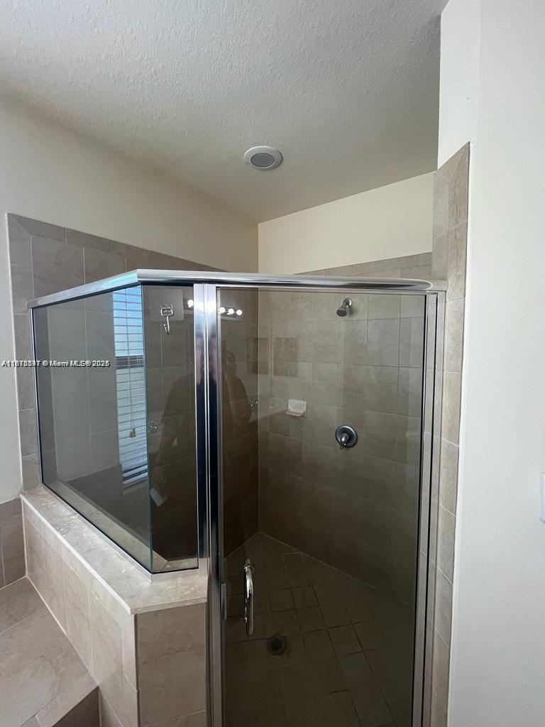 3385 W 86th Ter, Hialeah, Florida image 9
