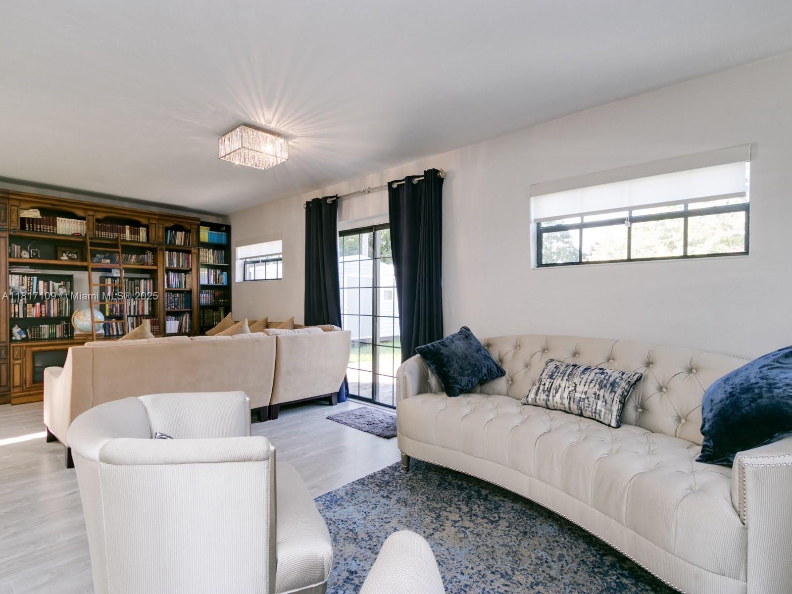 1121 NE 175th St, North Miami Beach, Florida image 16