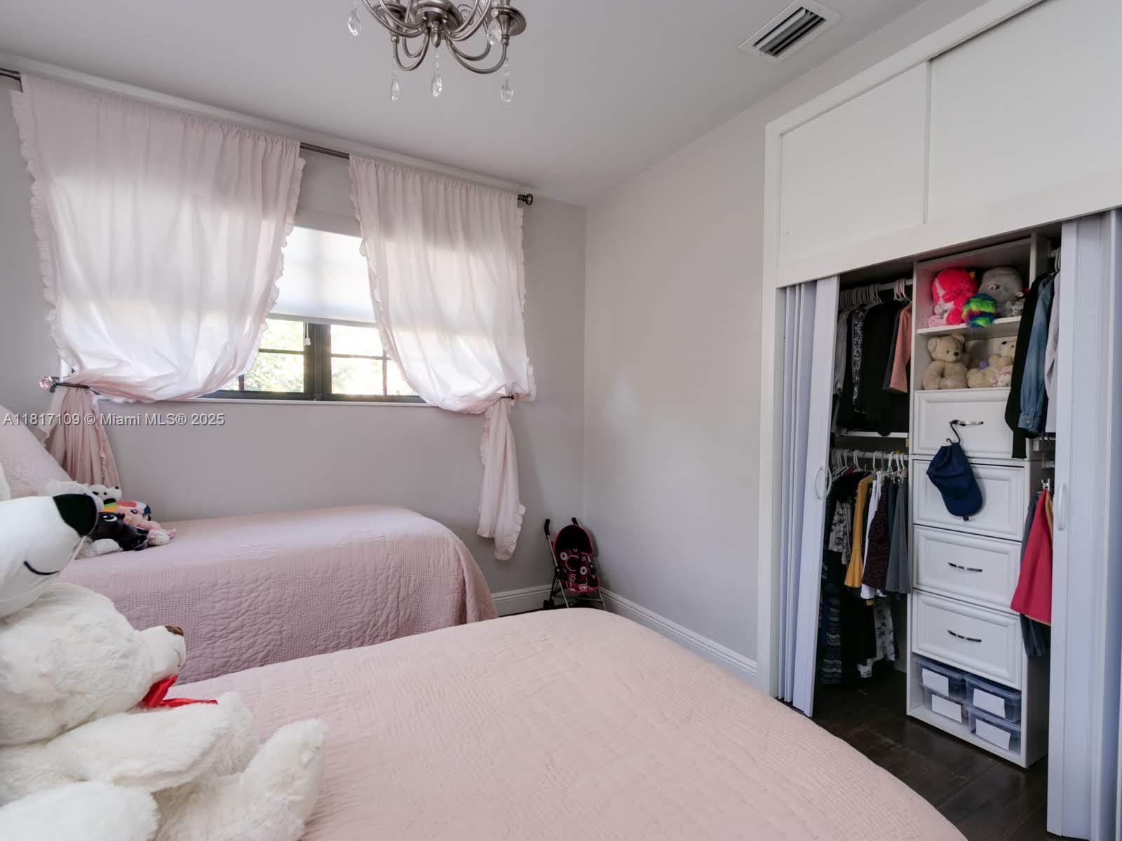 1121 NE 175th St, North Miami Beach, Florida image 25