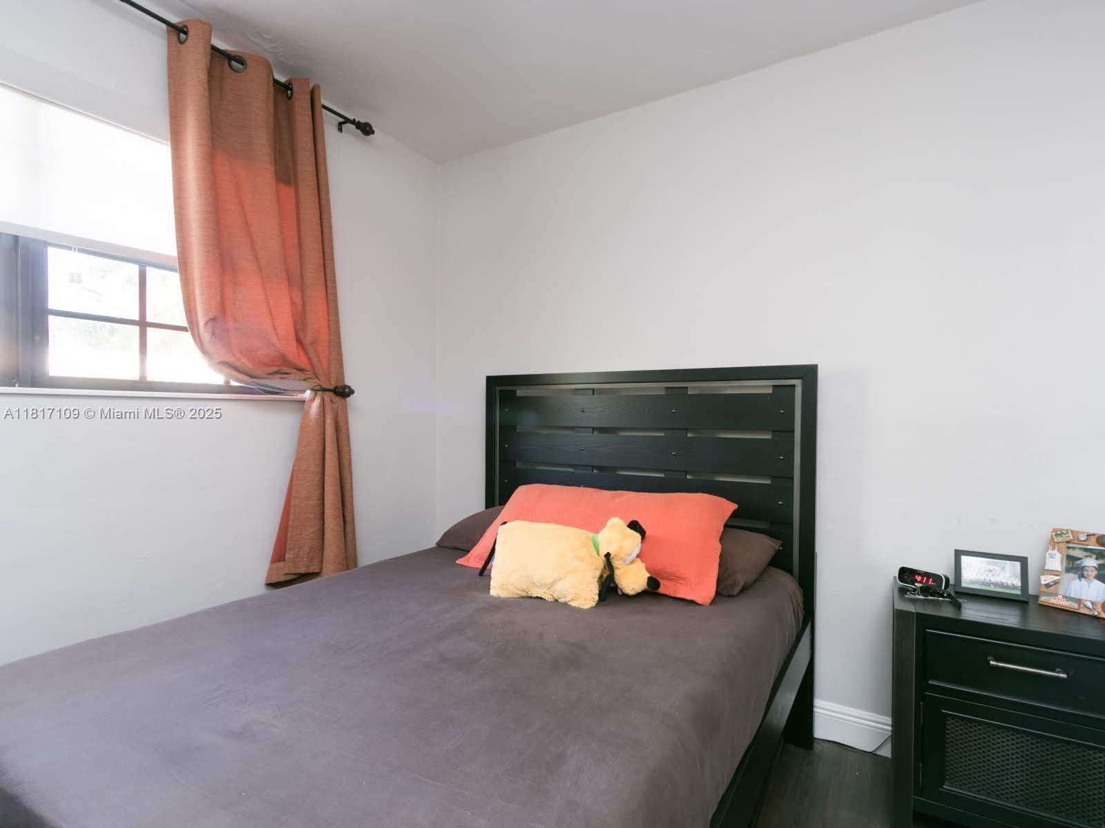 1121 NE 175th St, North Miami Beach, Florida image 27