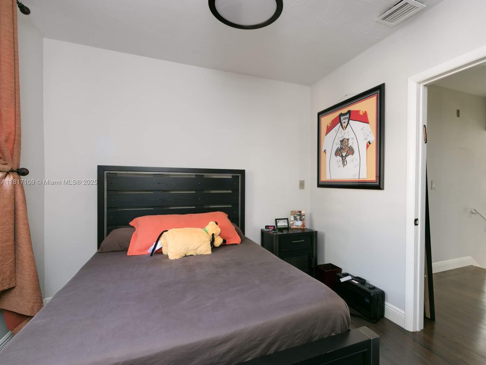 1121 NE 175th St, North Miami Beach, Florida image 28