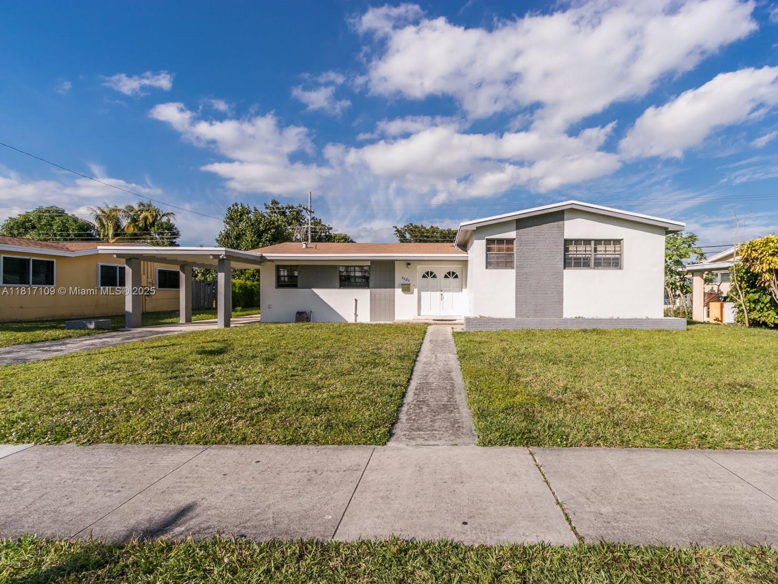1121 NE 175th St, North Miami Beach, Florida image 3