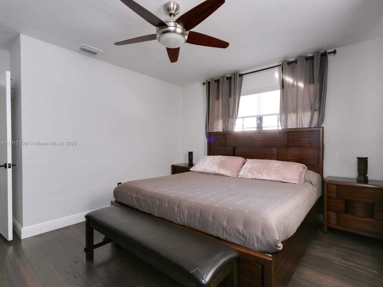 1121 NE 175th St, North Miami Beach, Florida image 31