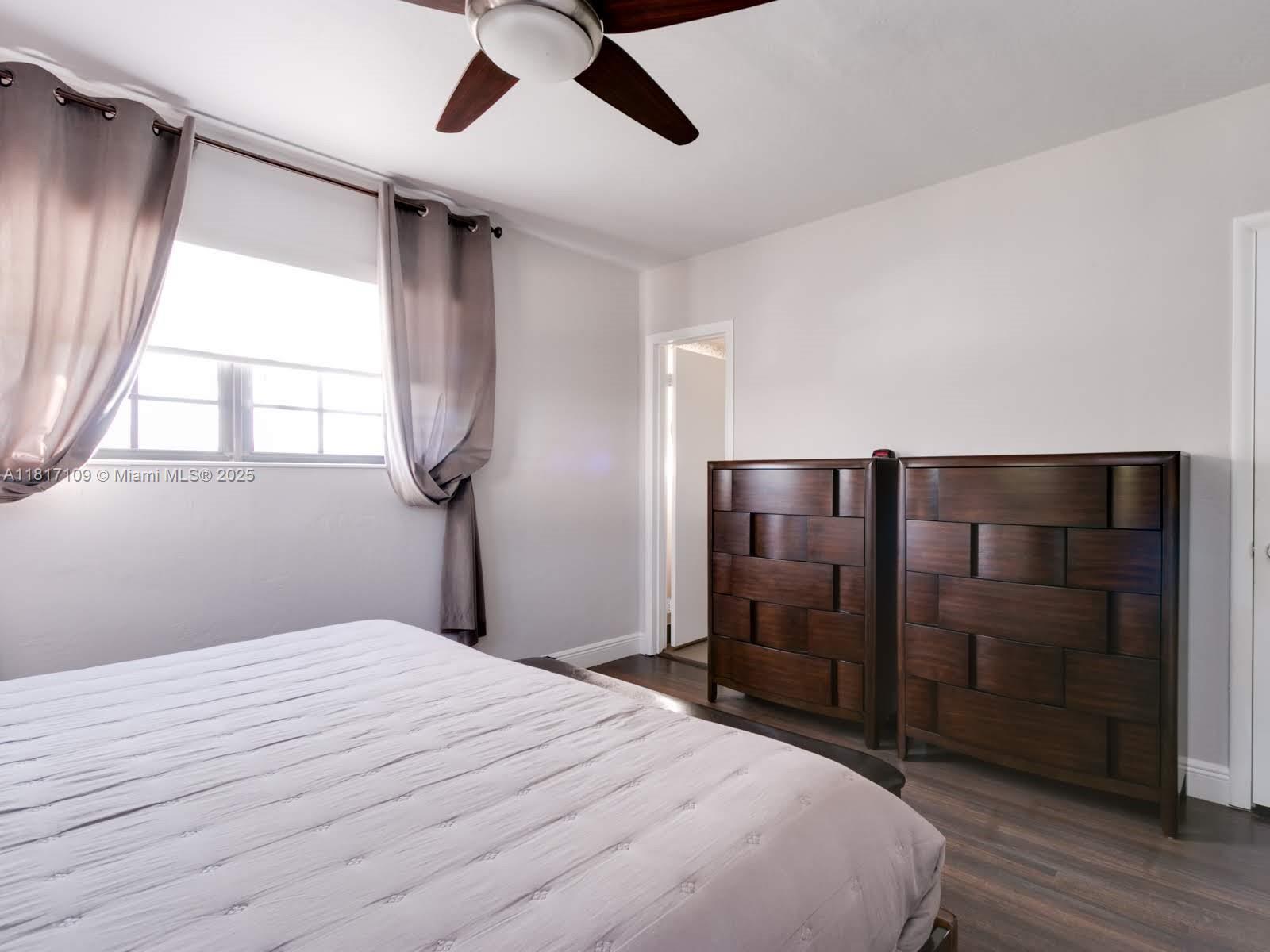 1121 NE 175th St, North Miami Beach, Florida image 33