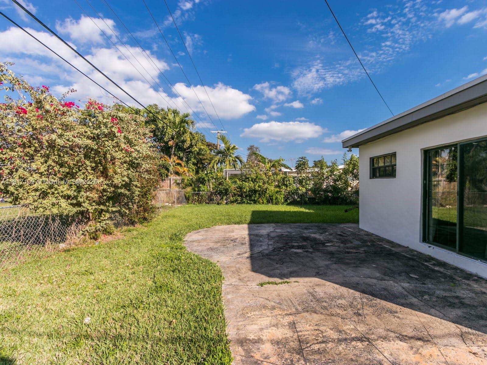1121 NE 175th St, North Miami Beach, Florida image 36