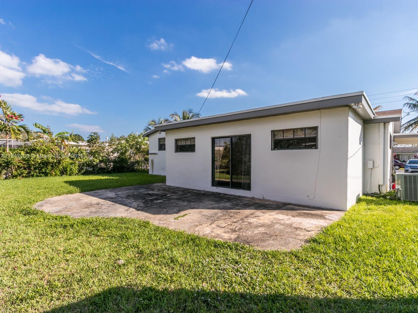 1121 NE 175th St, North Miami Beach, Florida image 37