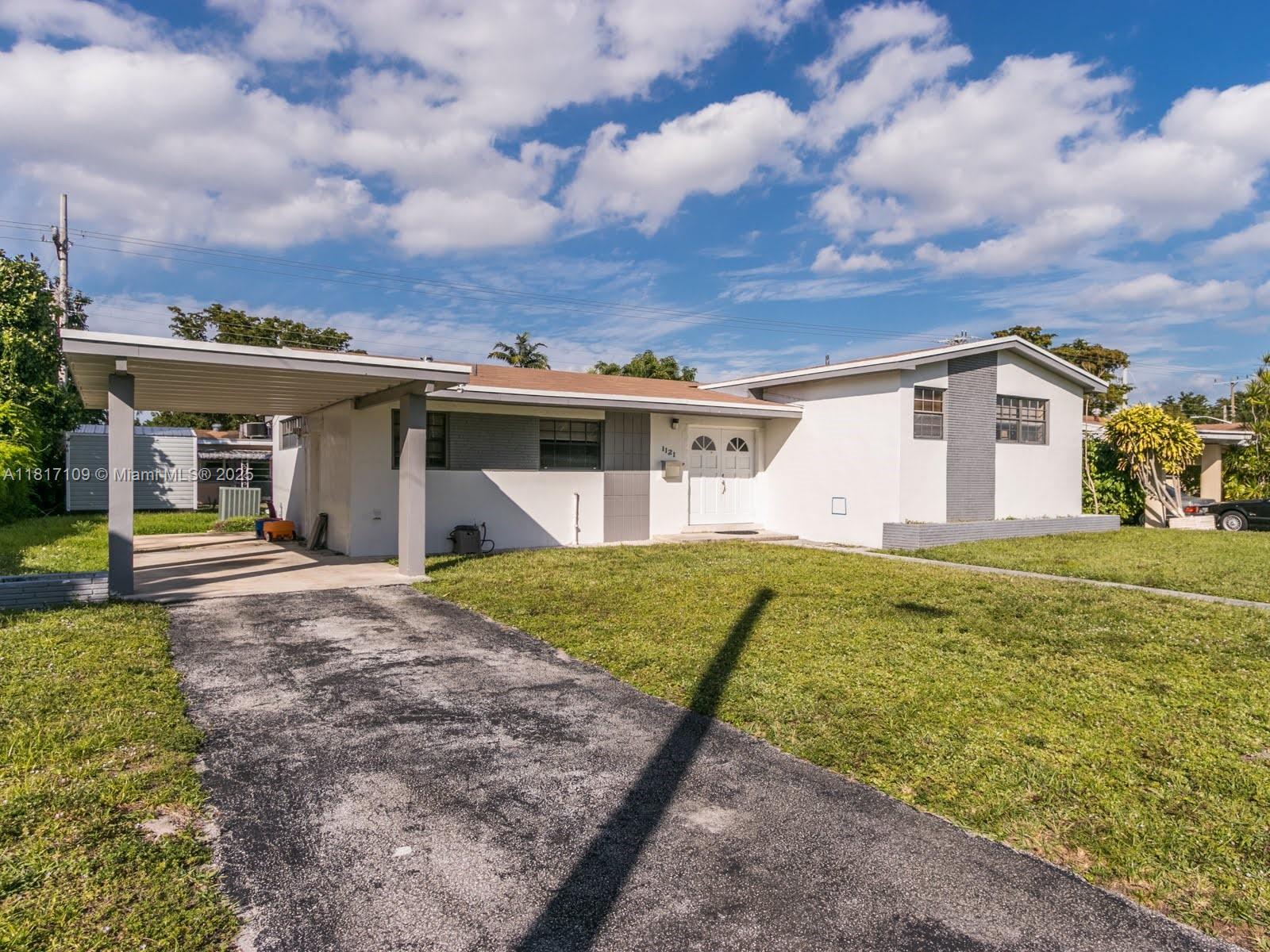 1121 NE 175th St, North Miami Beach, Florida image 4