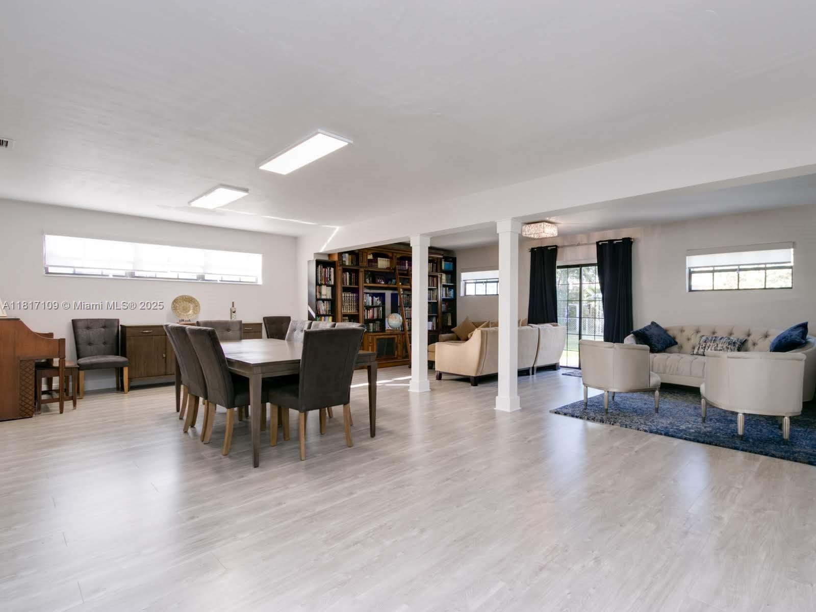 1121 NE 175th St, North Miami Beach, Florida image 7
