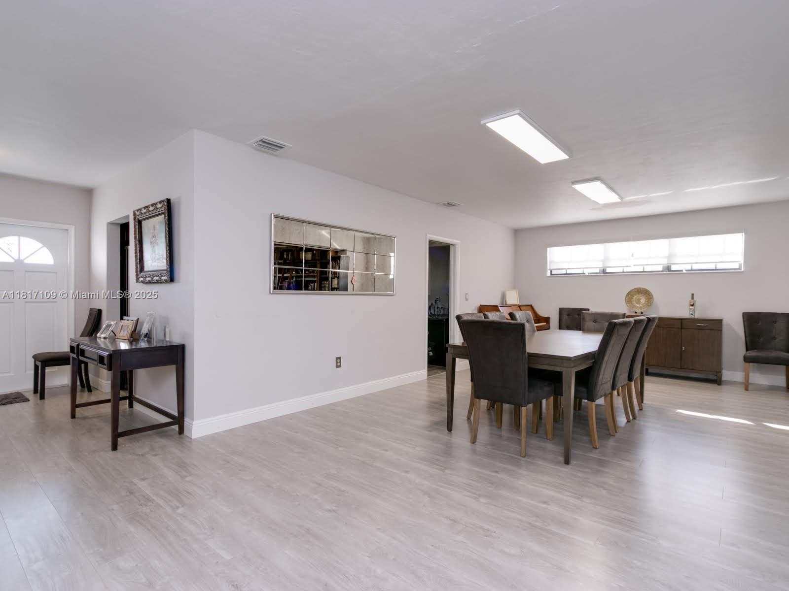 1121 NE 175th St, North Miami Beach, Florida image 9
