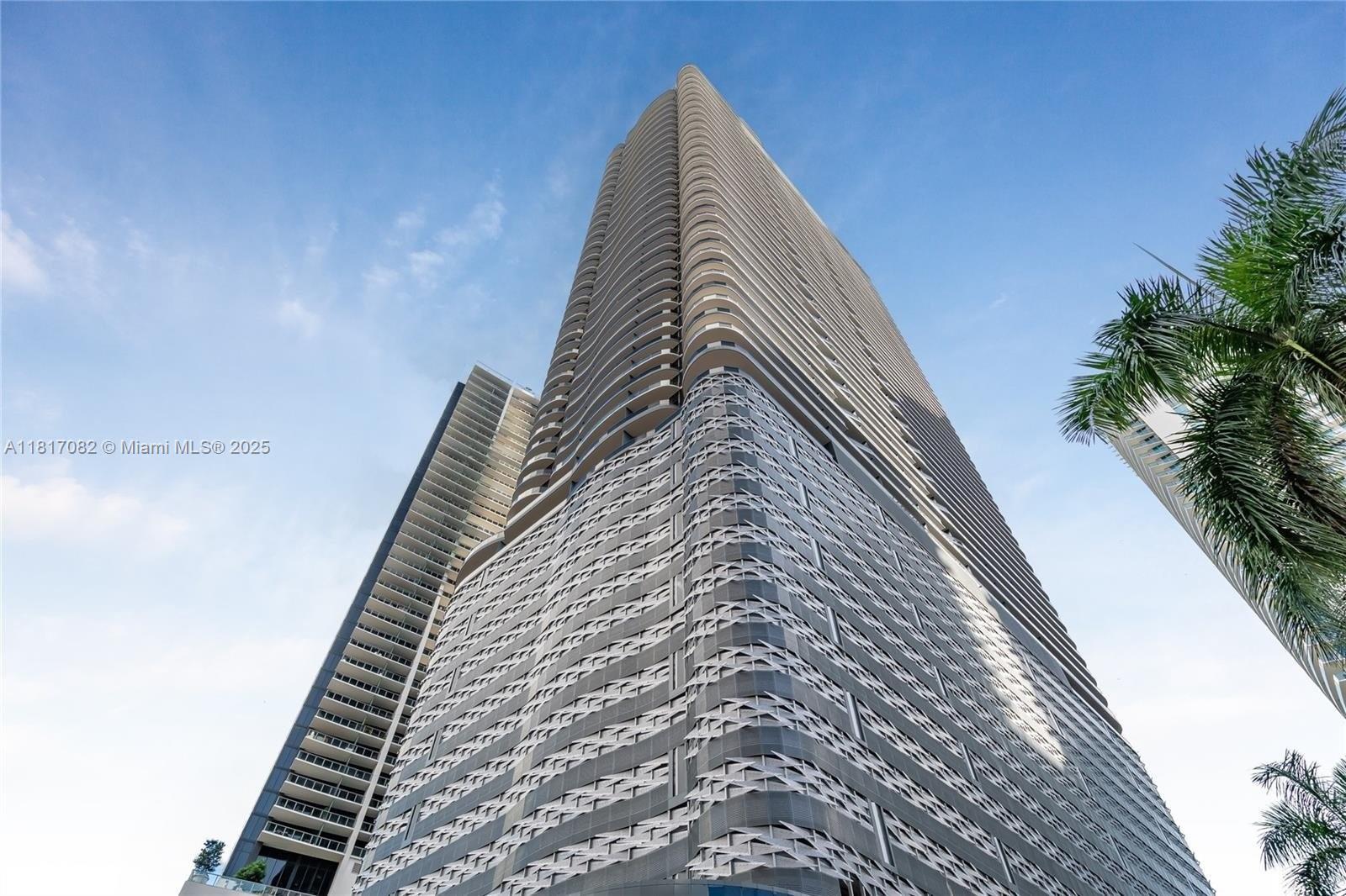 1000 Brickell Plz #2004, Miami FL 33131
