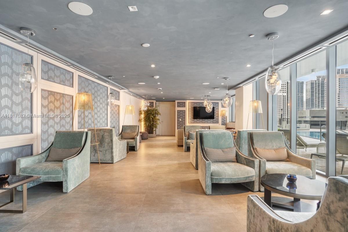 1000 Brickell Plz #2004, Miami FL 33131