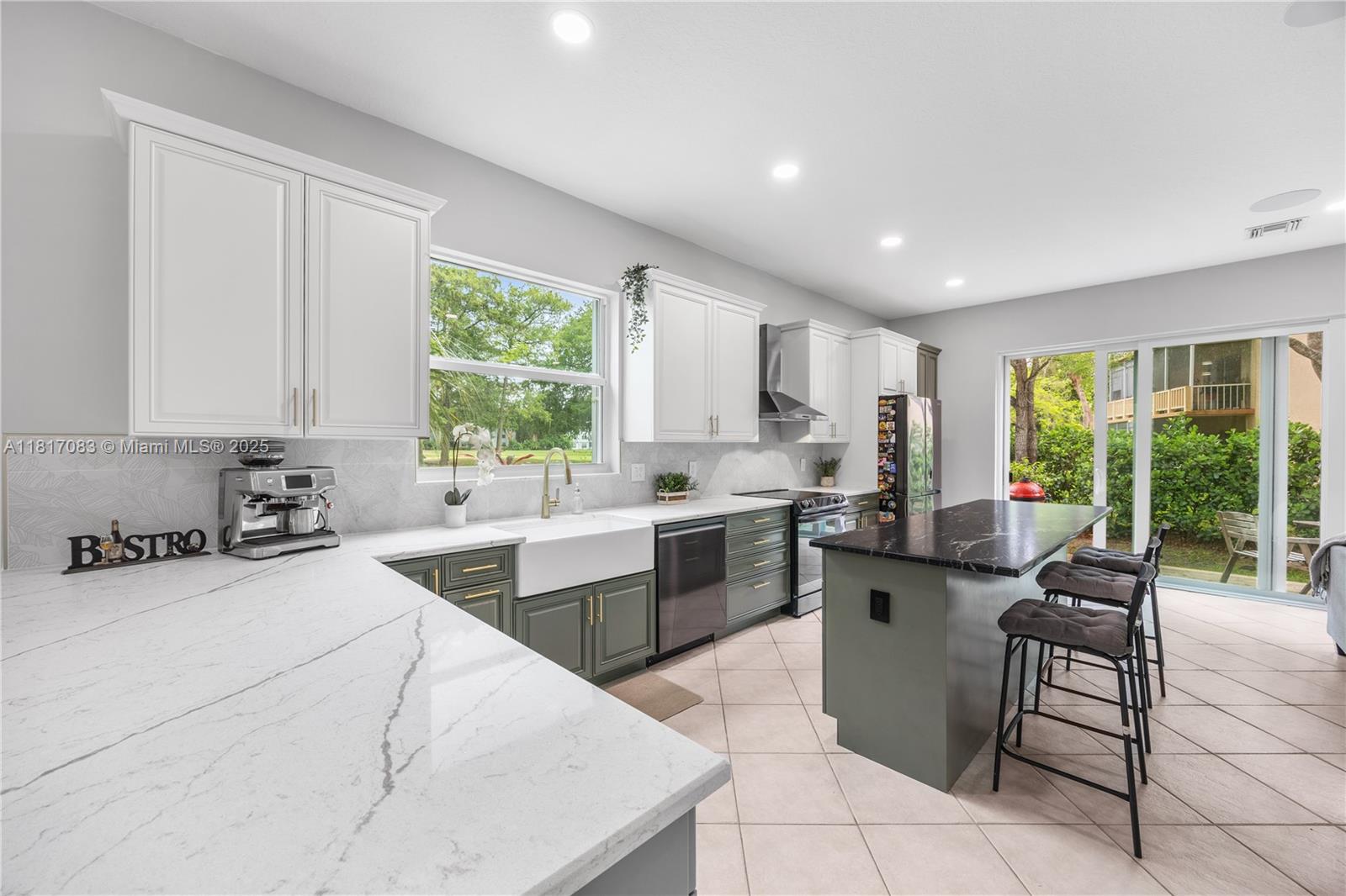 8328 Lagos De Campo Blvd, Tamarac, Florida image 5