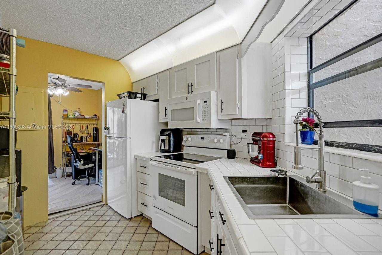 6555 W Broward Blvd #412, Plantation, Florida image 12