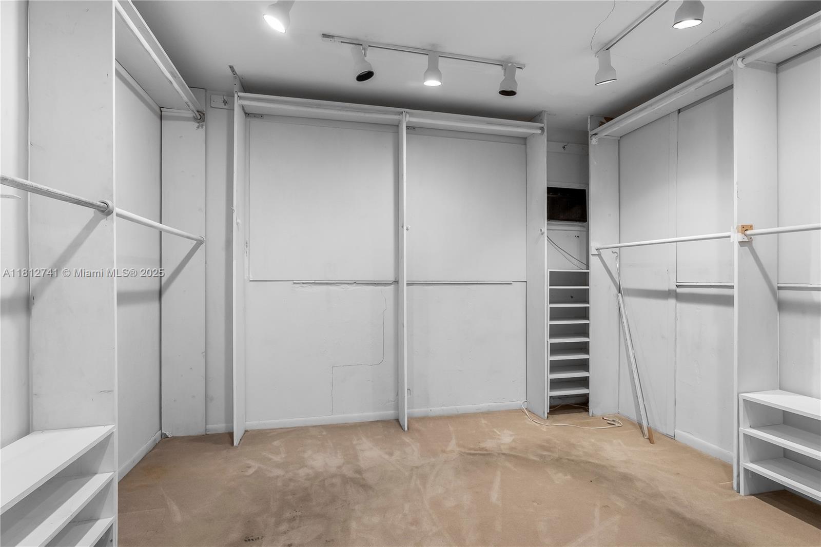1805 Ixora Rd, North Miami, Florida image 12