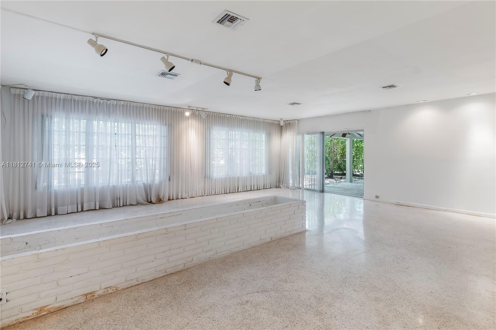 1805 Ixora Rd, North Miami, Florida image 6