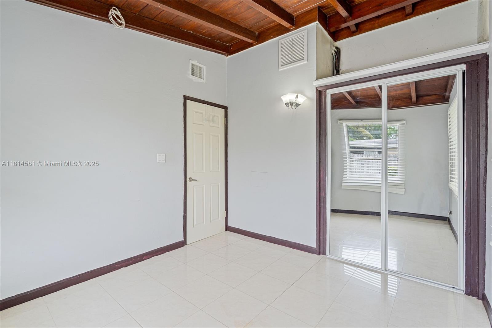 1728 NE 179th St, North Miami Beach, Florida image 16
