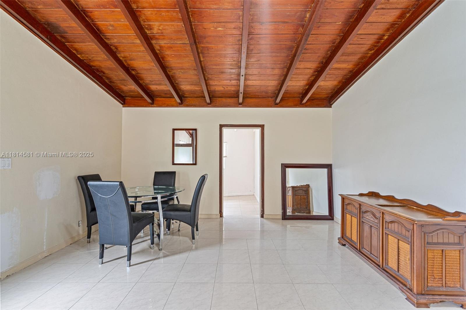 1728 NE 179th St, North Miami Beach, Florida image 4