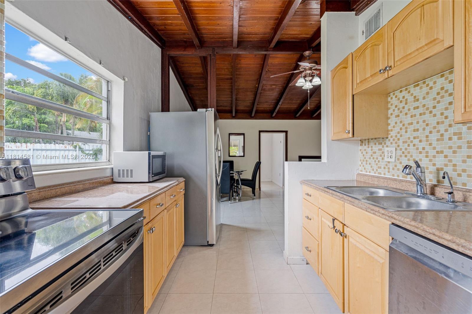 1728 NE 179th St, North Miami Beach, Florida image 8