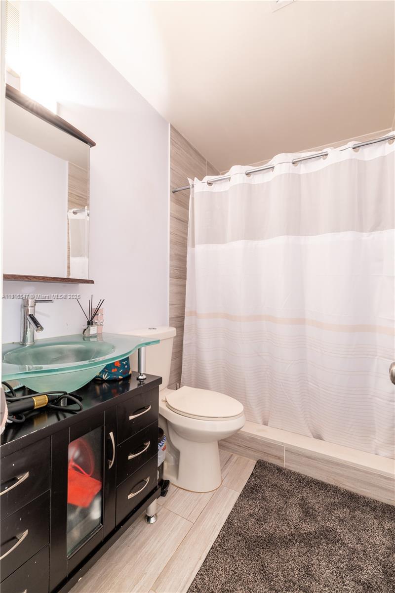 Residential, Miami, Florida image 22