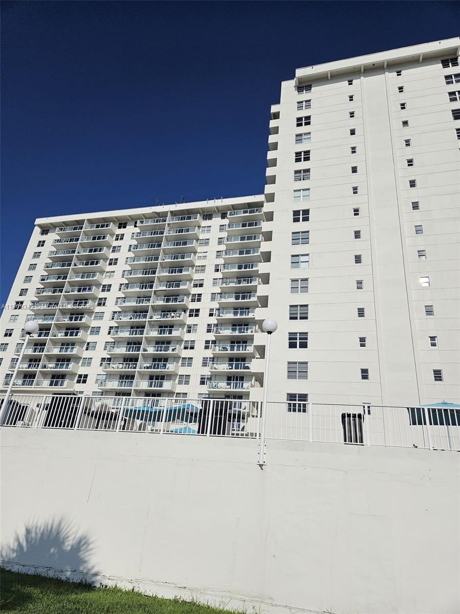Apartamento à Venda em Miami Beach, FL